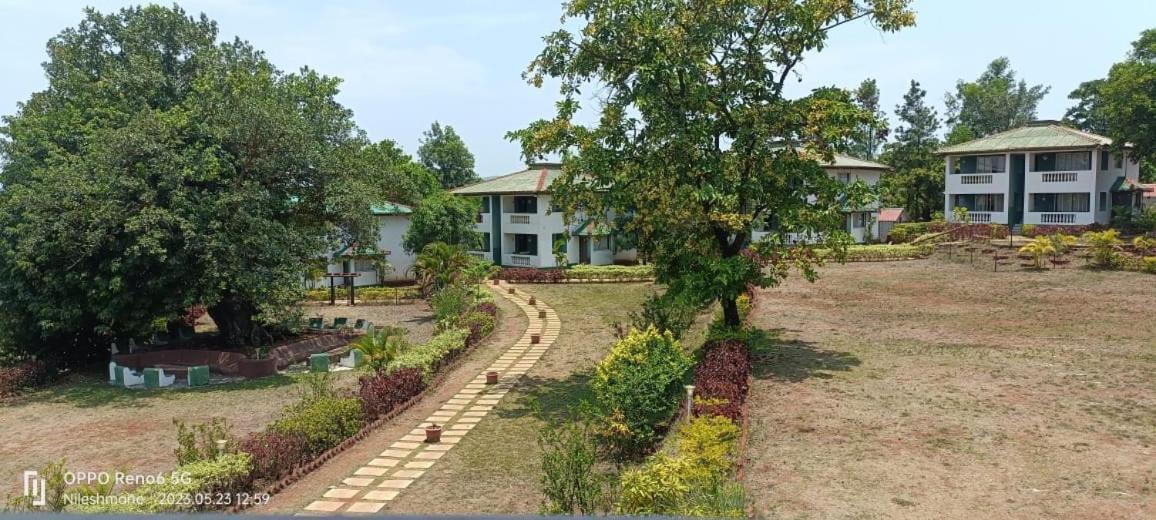 Presidency Highland Resort Koynanagar Екстер'єр фото